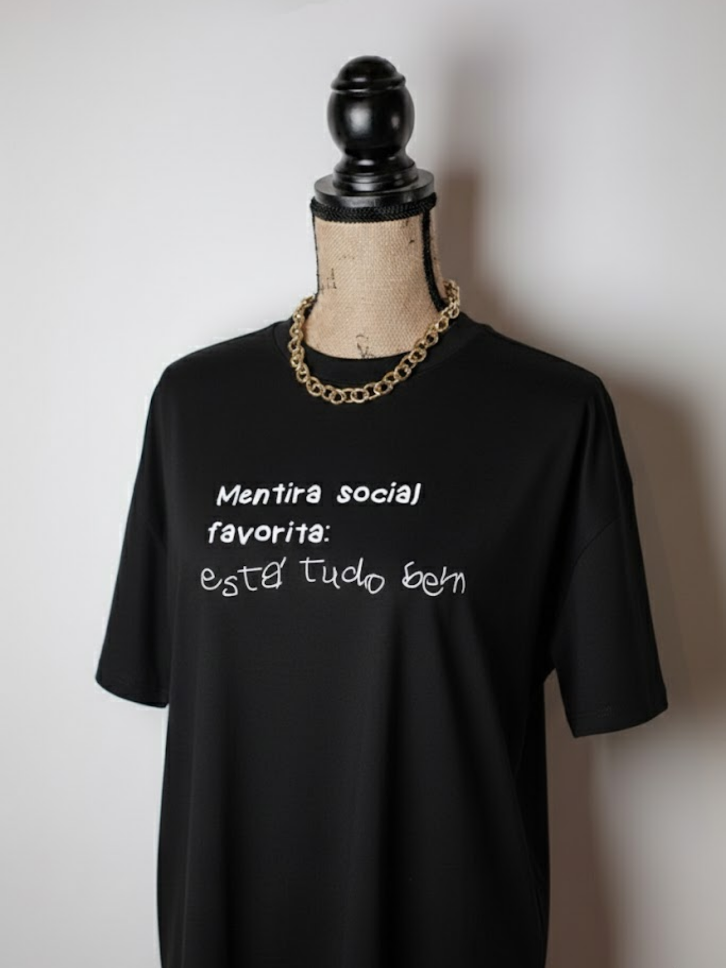 (Pré-venda) T-SHIRT | Mentira social favorita: está tudo bem