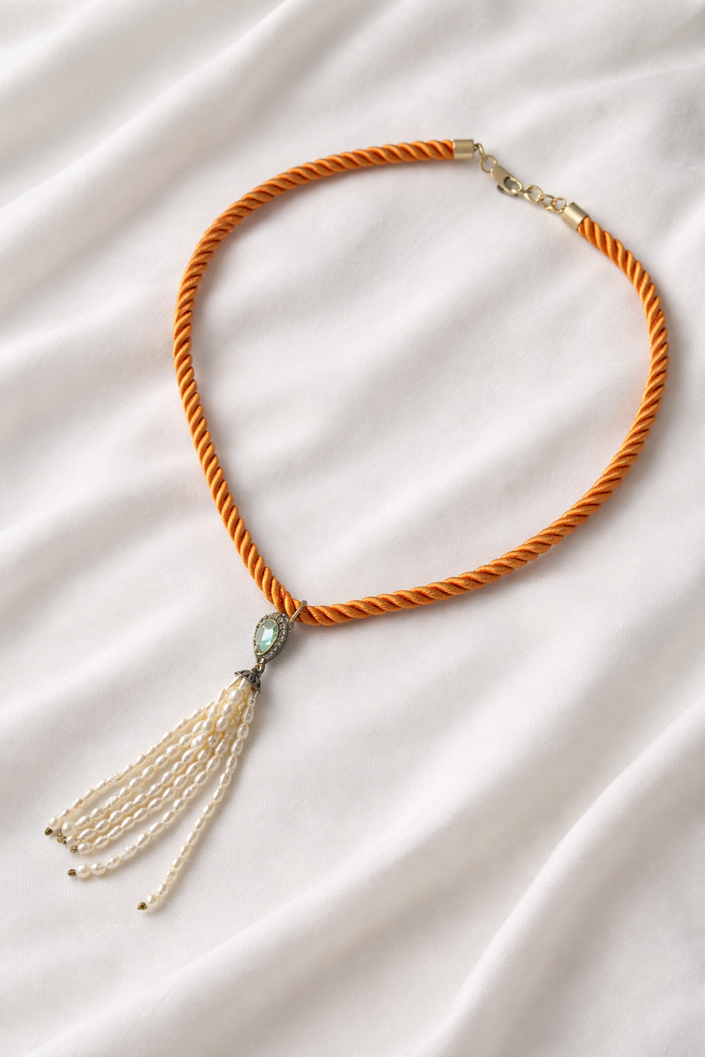 COLAR | LUA Handmade by Manuel Anjos