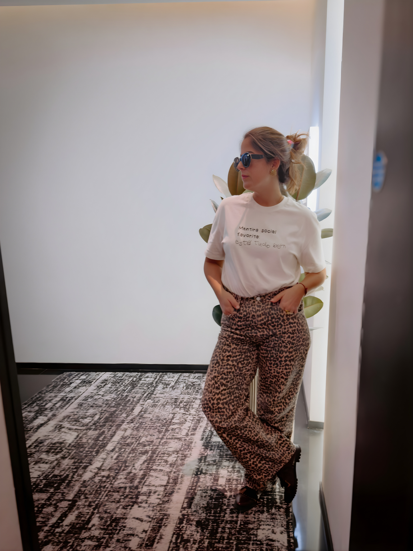 (Pré-venda) T-SHIRT | Mentira social favorita: está tudo bem