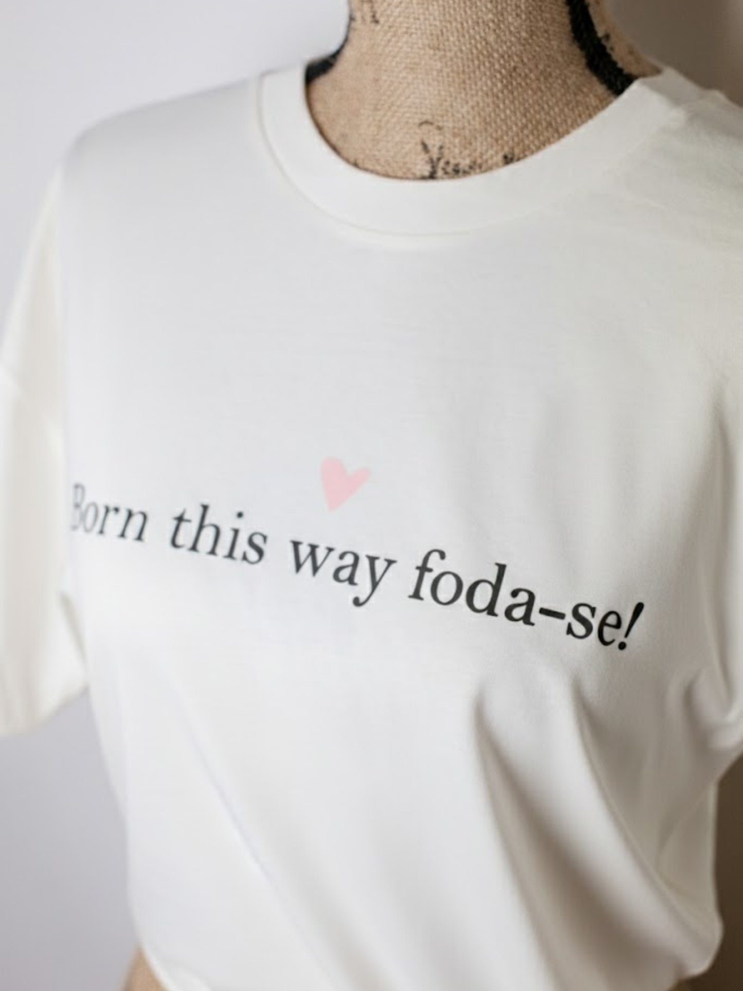 (Pré-venda) T-SHIRT | Born this way foda-se!